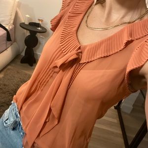 Forever 21 / S / Sheer peachy tank with adorable collar and tie detailing!